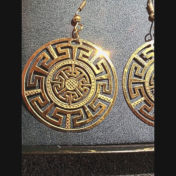 Disc Pierced Earrings - Picture 4 of 8